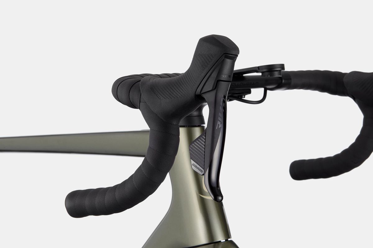Cannondale SuperSix EVO Carbon Disc Rival AXS