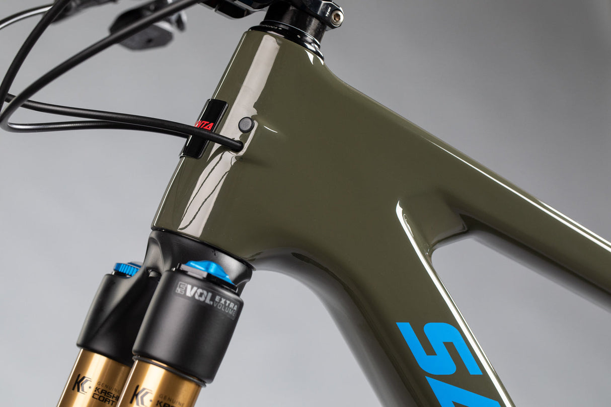 Bronson 4 CC XO1 AXS Reserve (2022)
